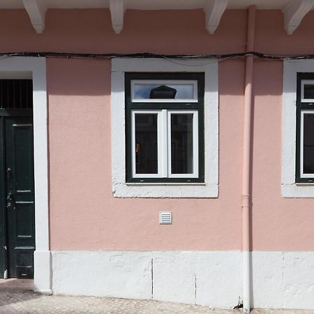 Flh Lapa Apartment With Interior Pateo Lisbon Bagian luar foto