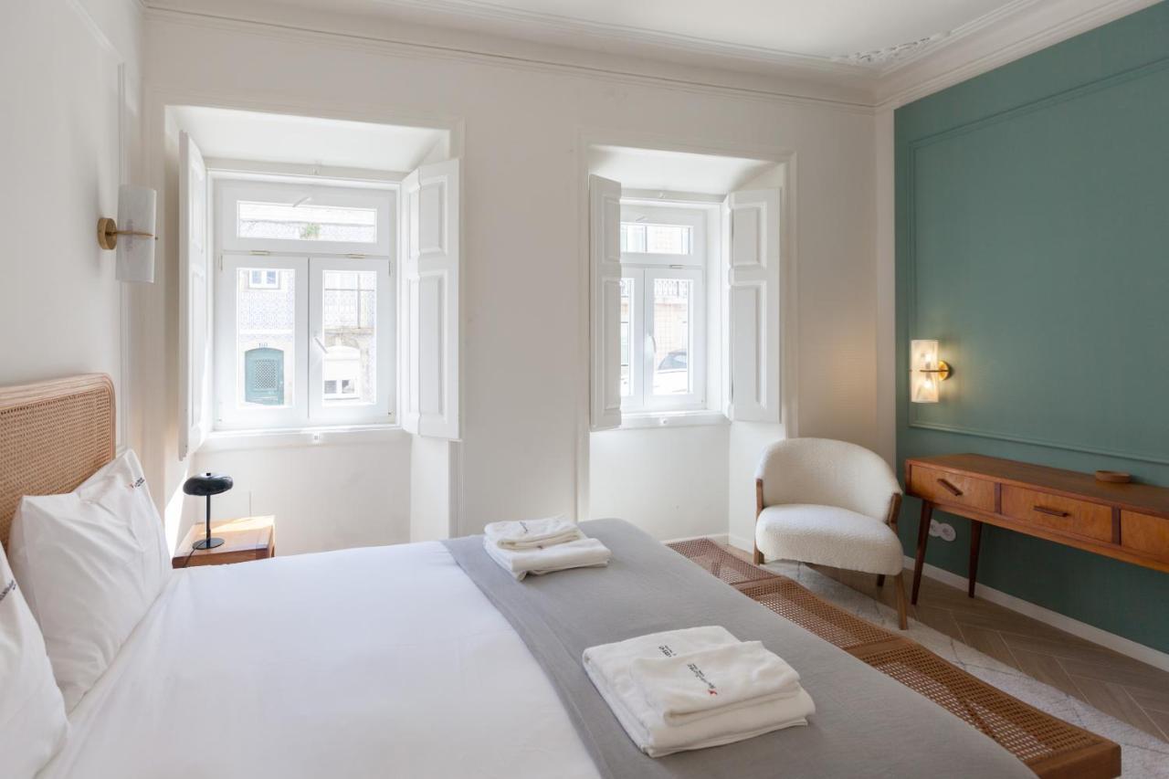 Flh Lapa Apartment With Interior Pateo Lisbon Bagian luar foto