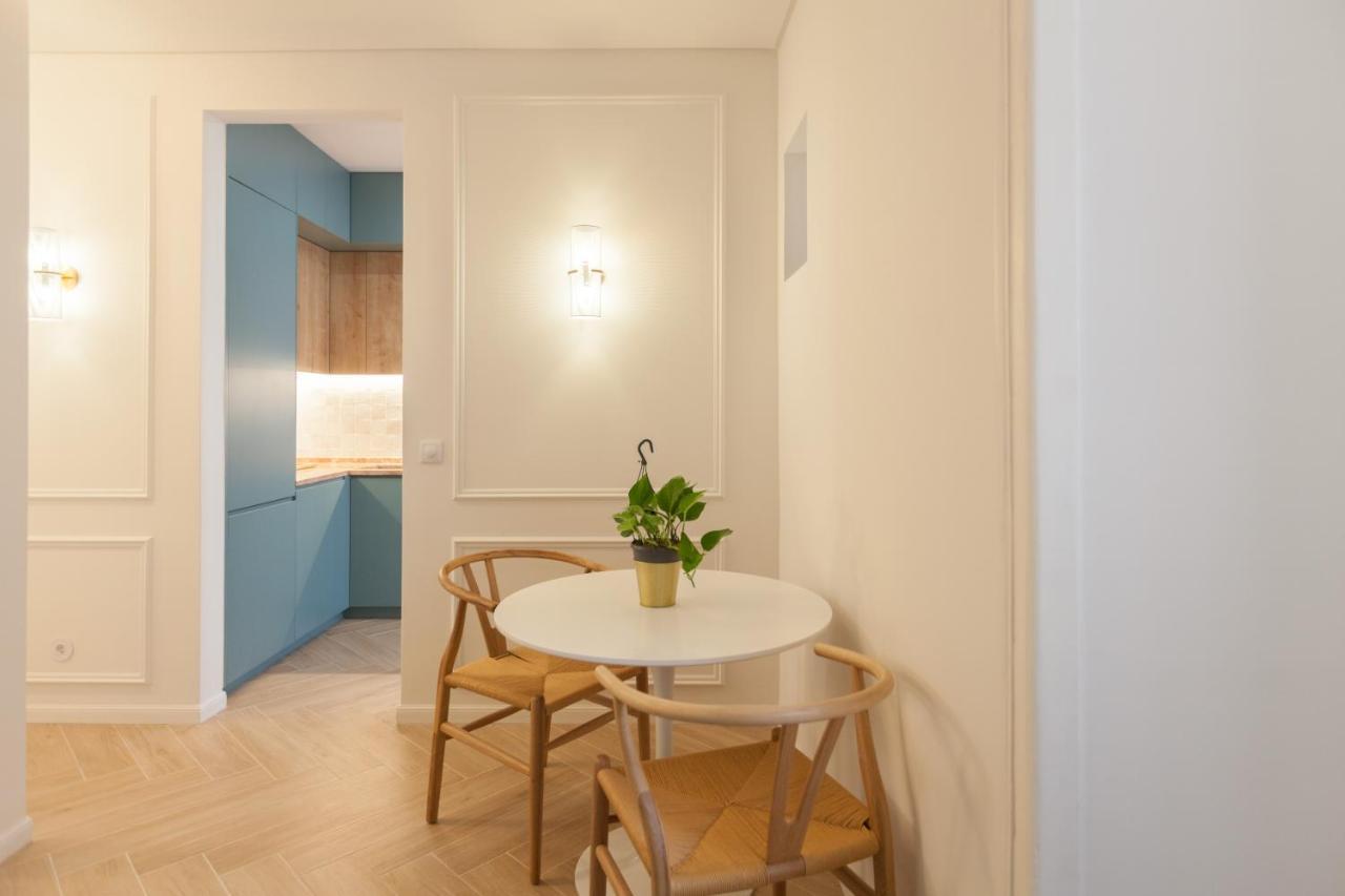 Flh Lapa Apartment With Interior Pateo Lisbon Bagian luar foto