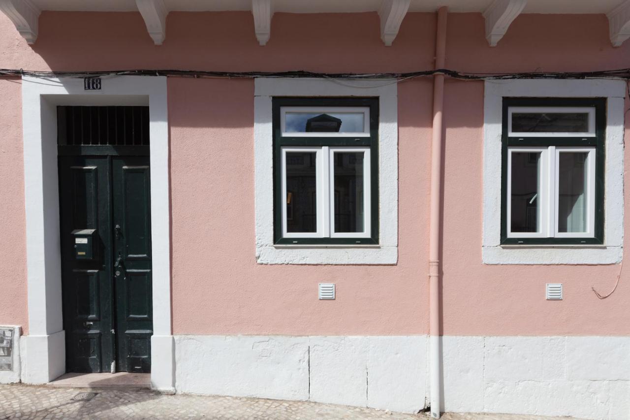 Flh Lapa Apartment With Interior Pateo Lisbon Bagian luar foto