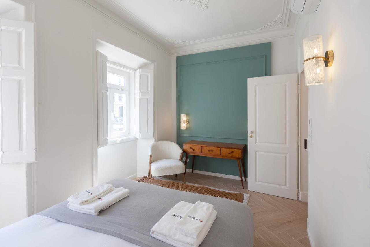 Flh Lapa Apartment With Interior Pateo Lisbon Bagian luar foto